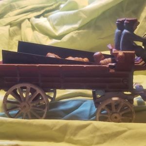 Vintage cast-iron horse and waggon with wooden little barrels and gold chains